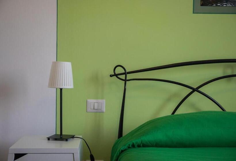 Standard room with outdoor bath, B&b Cento Passi Dalle Mura