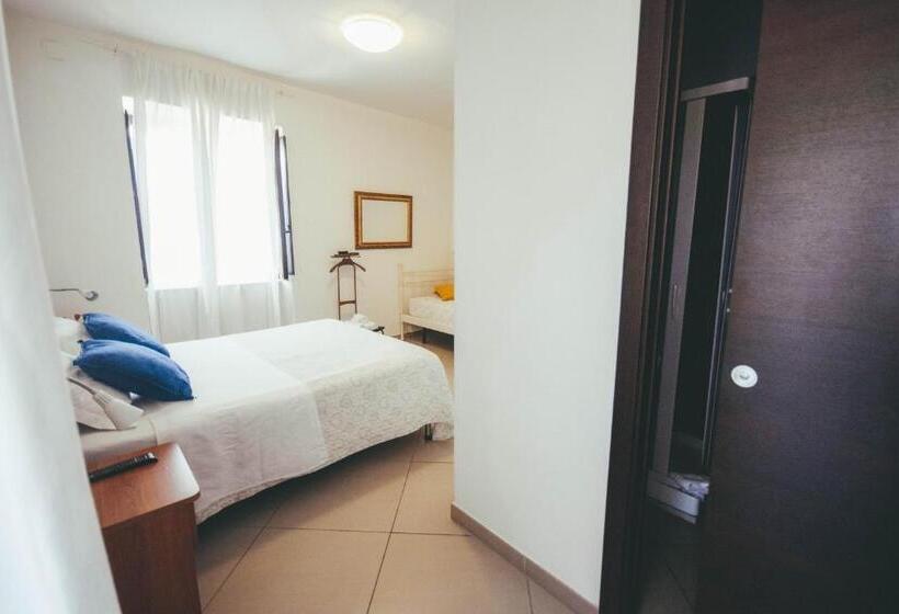 غرفة قياسية ثلاثية, Dimora Santo Stefano