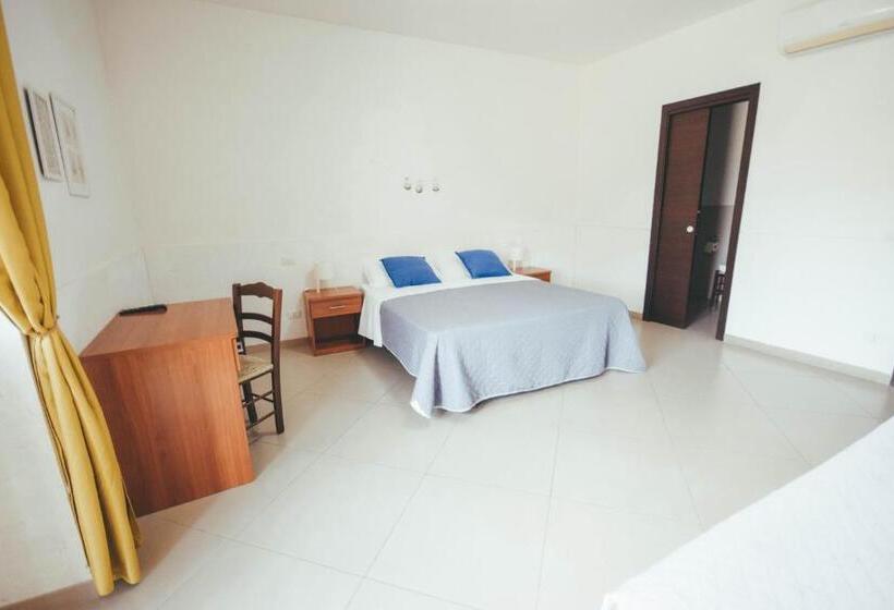 غرفة قياسية رباعية, Dimora Santo Stefano