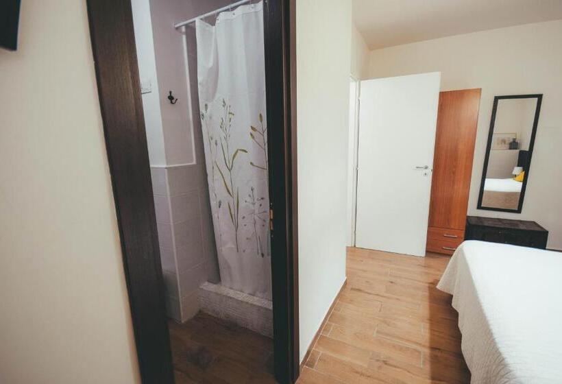 إستوديو قياسى مطلّ علي الحديقة, Dimora Santo Stefano