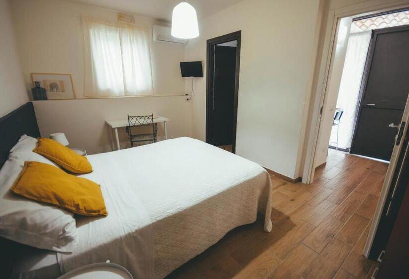 إستوديو قياسى مطلّ علي الحديقة, Dimora Santo Stefano