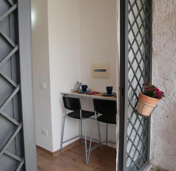 إستوديو قياسى مطلّ علي الحديقة, Dimora Santo Stefano