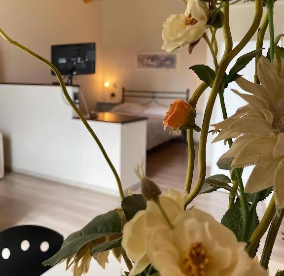 Полулюкс с Балконом, La Rocca