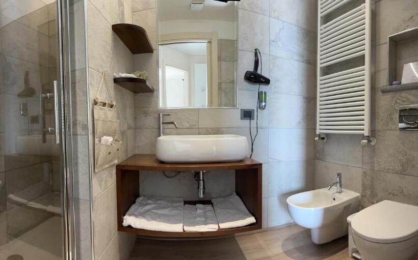 Полулюкс с Балконом, La Rocca