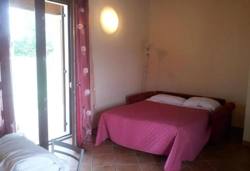 1 Bedroom Apartment Lake View, Laghetto Ai Portici