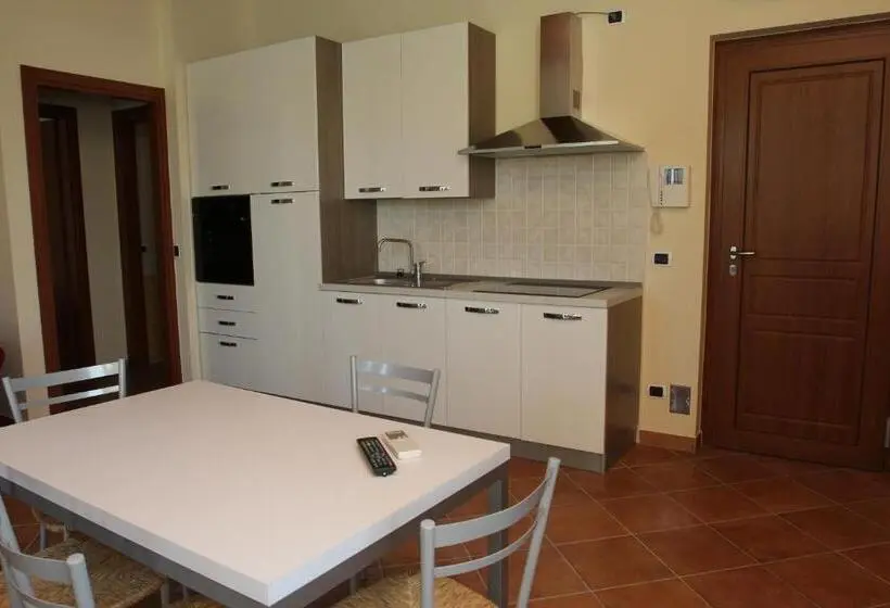 1 Bedroom Apartment Lake View, Laghetto Ai Portici