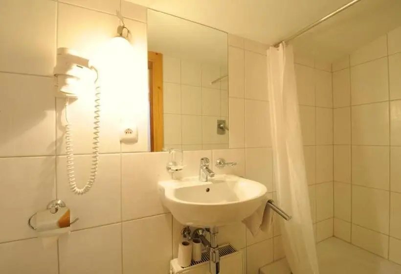 Huoneisto 2 Makuuhuonetta Parveke, Pension Mirabelle