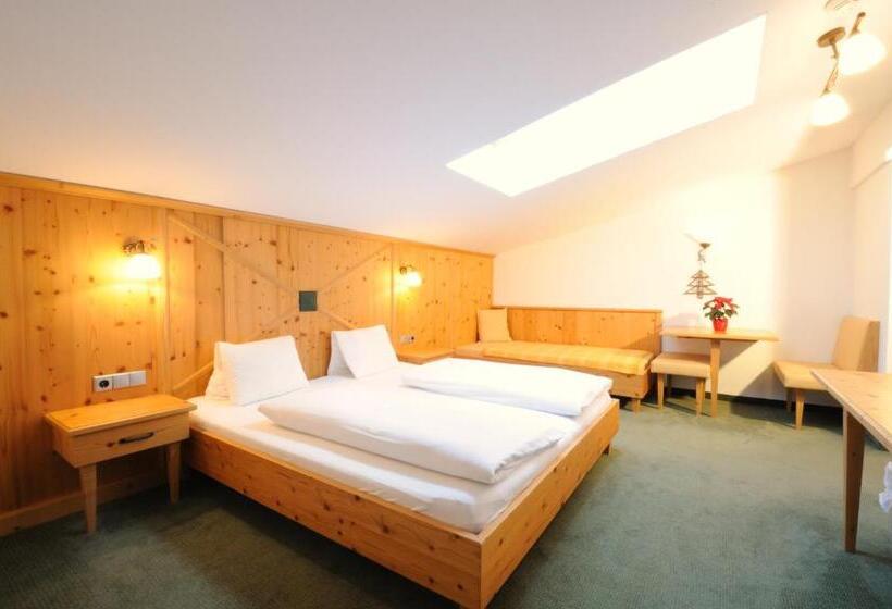 带阳台两卧公寓, Pension Mirabelle