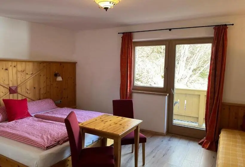 Standard Kolmen Hengen Huone, Pension Mirabelle