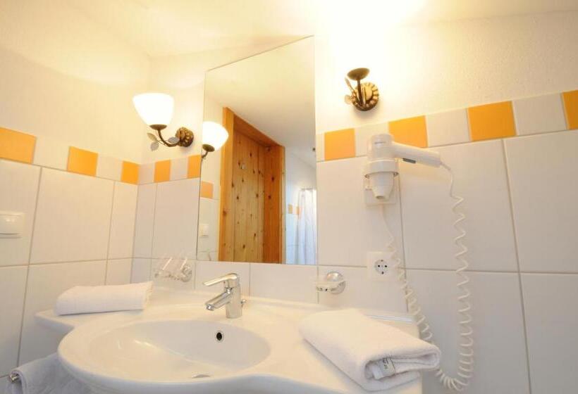 标准三人间, Pension Mirabelle