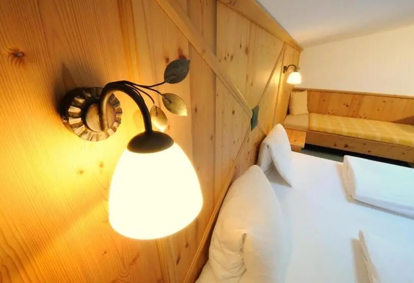 Huoneisto 2 Makuuhuonetta Parveke, Pension Mirabelle