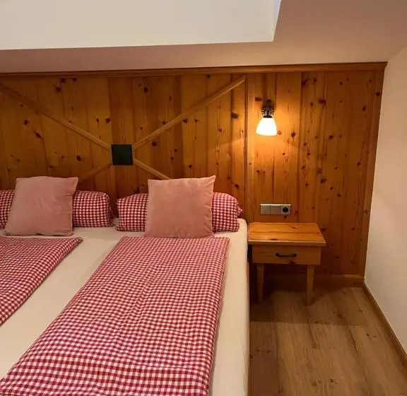 Huoneisto 1 Makuuhuone, Pension Mirabelle