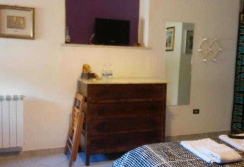 اتاق استاندارد سه نفره, Solerosa