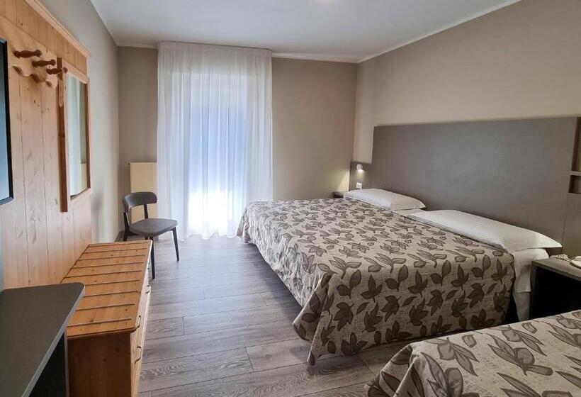 带阳台的三人标准间, Alla Fonte