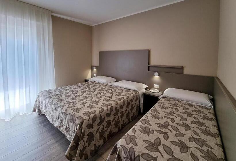 Chambre Triple Standard avec Balcon, Alla Fonte