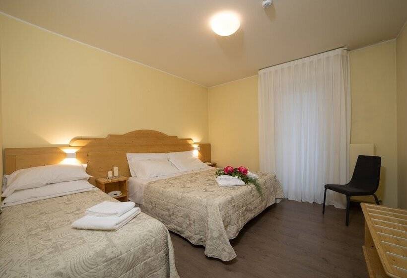 Chambre Triple Standard avec Balcon, Alla Fonte