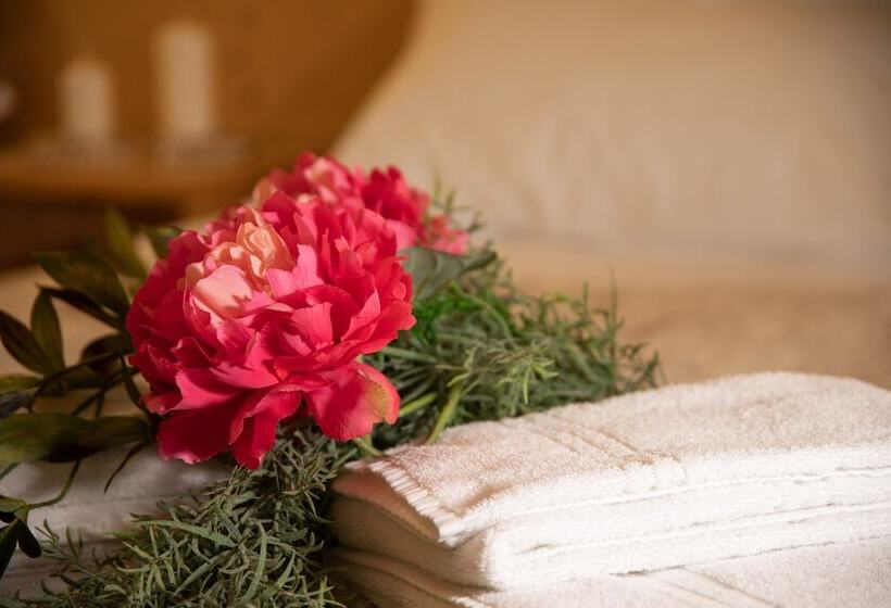 带阳台的三人标准间, Alla Fonte