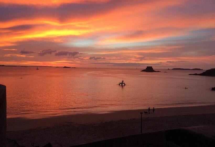 スタンダード4人部屋, Les Chiens Du Guet