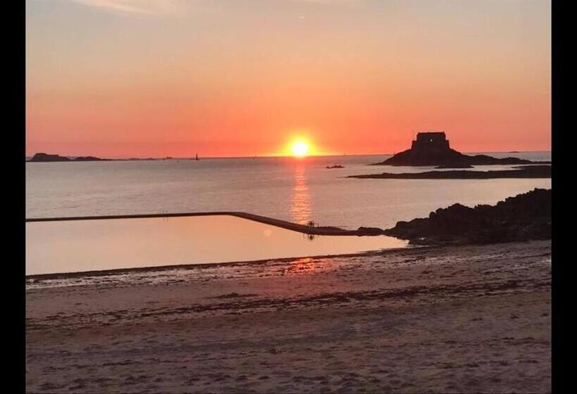 スタンダード4人部屋, Les Chiens Du Guet