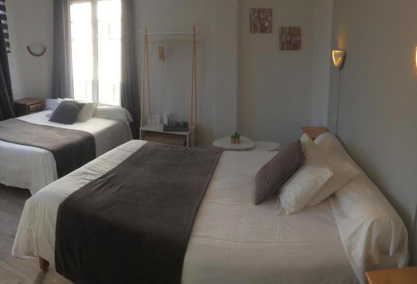 スタンダード4人部屋, Les Chiens Du Guet