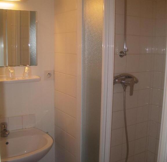 スタンダード4人部屋, Les Chiens Du Guet