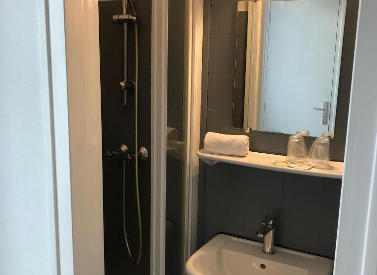 バス共有のスタンダードルーム, Les Chiens Du Guet