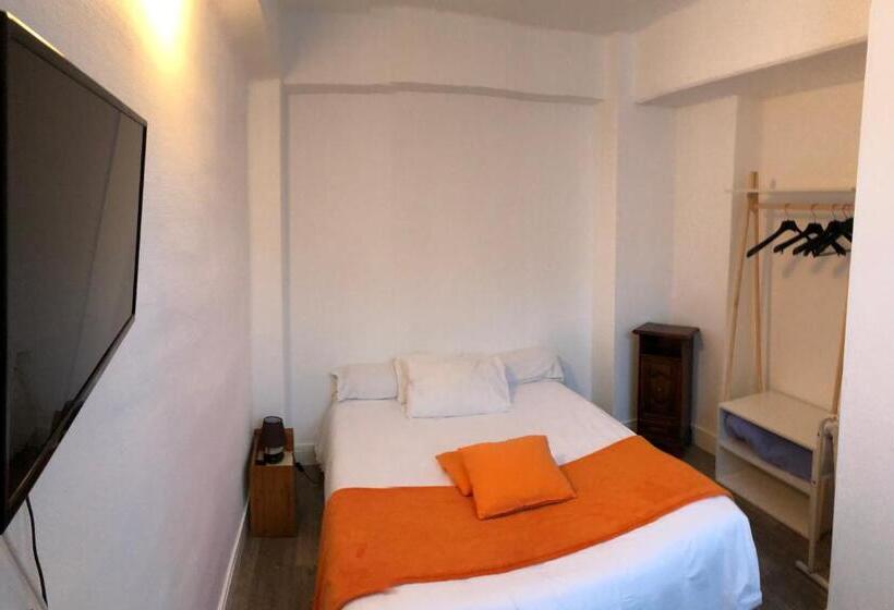 バス共有のスタンダードルーム, Les Chiens Du Guet