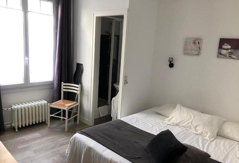 スタンダードルーム, Les Chiens Du Guet