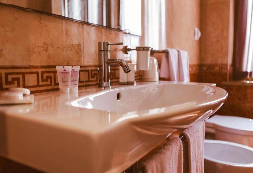 スタンダードシングルルーム, Patriarchi