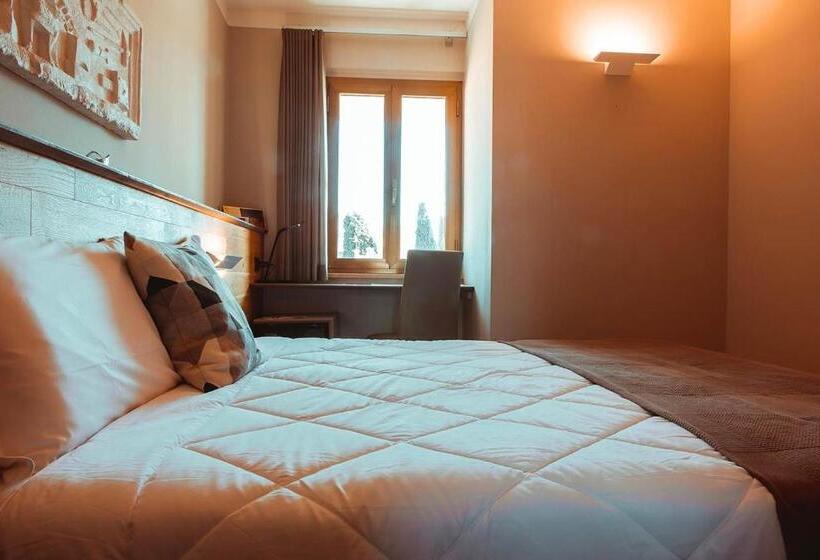 スタンダードトリプルルーム, Patriarchi