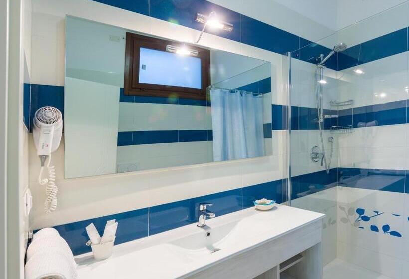 חדר משפחתי נוף לגינה, Salento Gold Beach