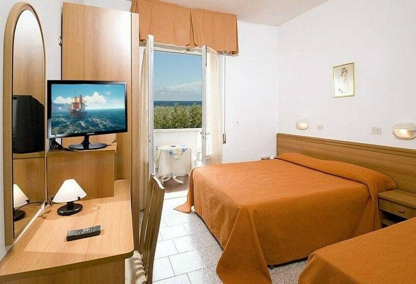 Номер Стандарт Трехместный, Walter