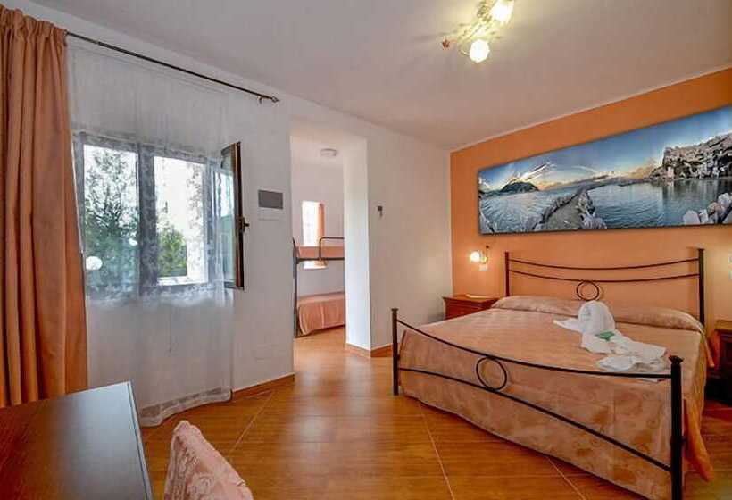 标准间, La Formichina