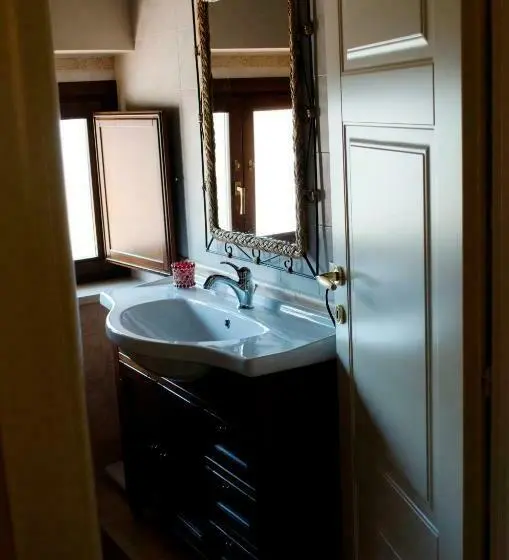 اتاق استاندارد سه نفره, B&b Tribunale