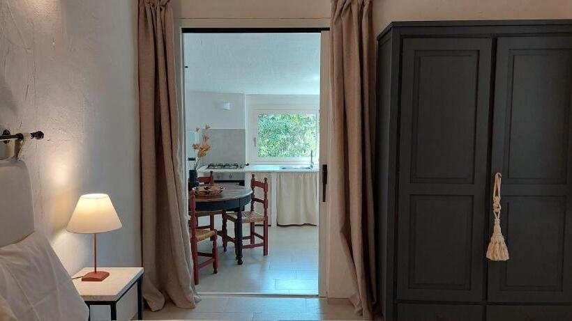 דירת חדר נוף לגינה, Conca Marina