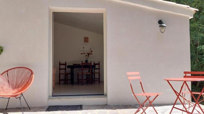 דירת חדר נוף לגינה, Conca Marina