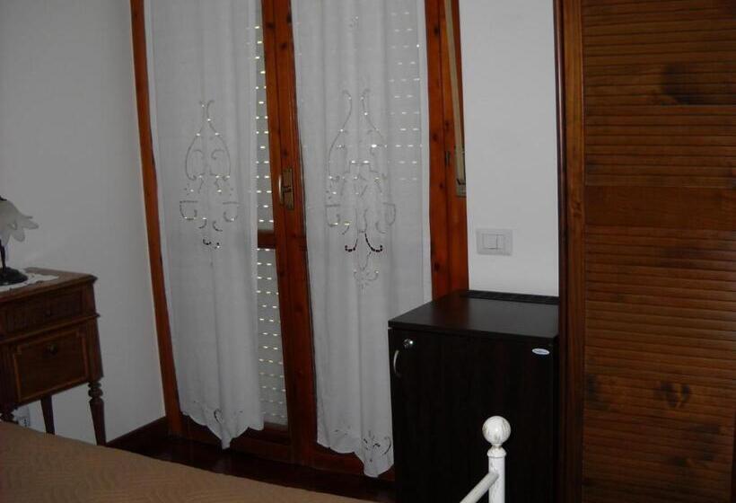 베이직 룸 더블 침대, Domomea