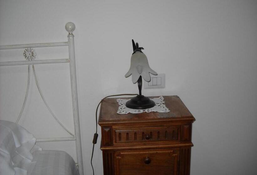 베이직 룸 더블 침대, Domomea