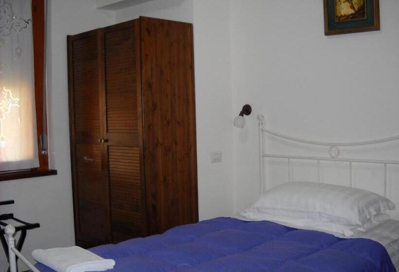 베이직 룸 더블 침대, Domomea