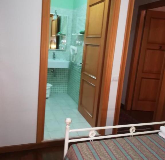 베이직 룸 더블 침대, Domomea