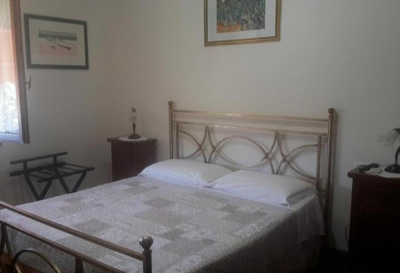 베이직 룸 더블 침대, Domomea