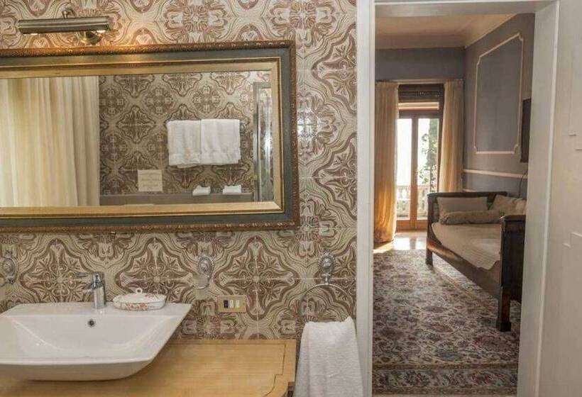 سوییت جونیور با بالکن, Villa Vittoria