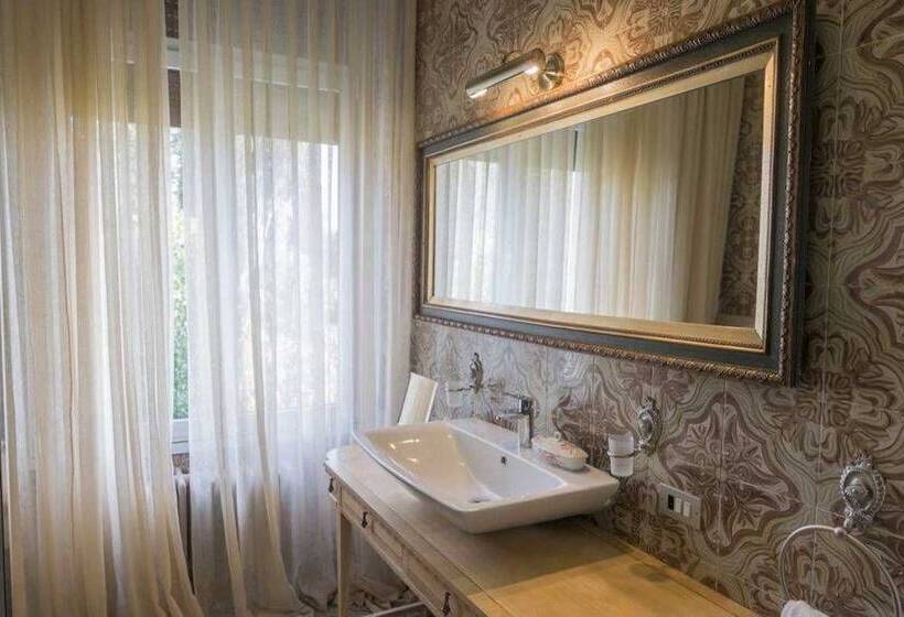 سوییت جونیور با بالکن, Villa Vittoria