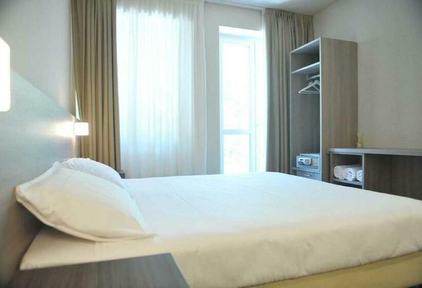 اتاق استاندارد با تخت بزرگ, Hll Hotel Lungolago Lecco Como Lake