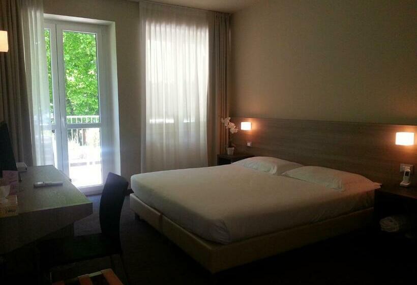 اتاق استاندارد با تخت بزرگ, Hll Hotel Lungolago Lecco Como Lake