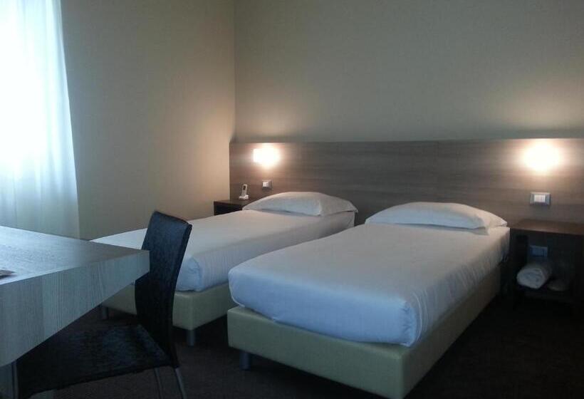 اتاق استاندارد, Hll Hotel Lungolago Lecco Como Lake