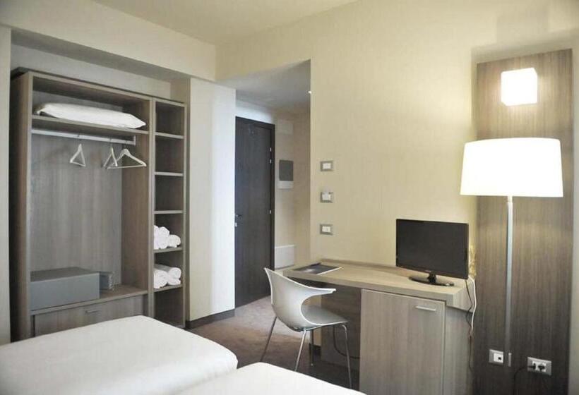 اتاق استاندارد, Hll Hotel Lungolago Lecco Como Lake