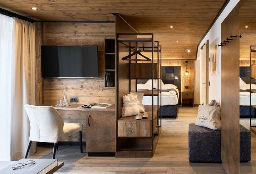 펜트하우스 룸, Comploj Adults Only