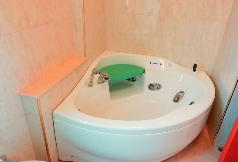 جناح جونيور, Concorde