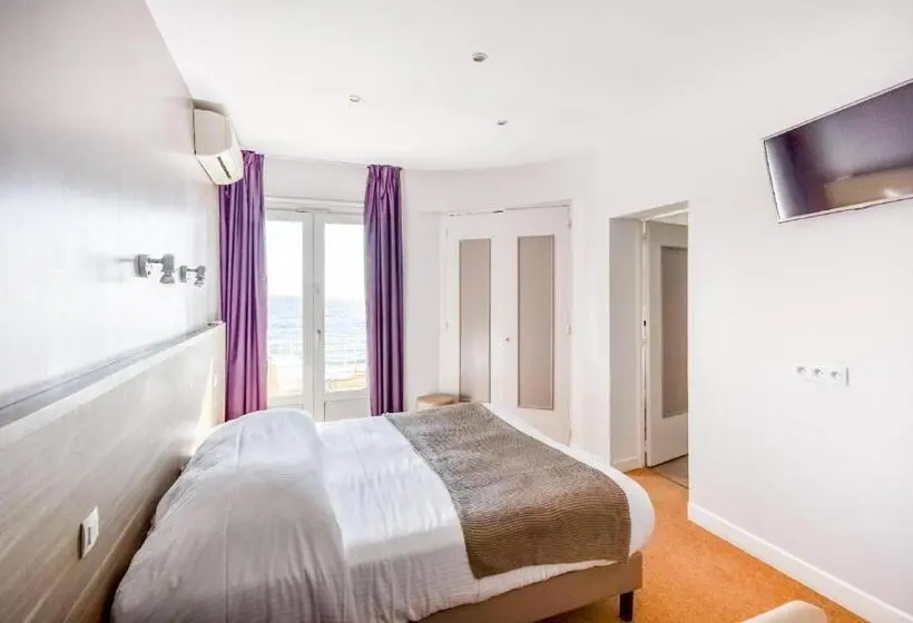 اتاق استاندارد با بالکن و چشم‌انداز دریا, Hôtel Beau Rivage